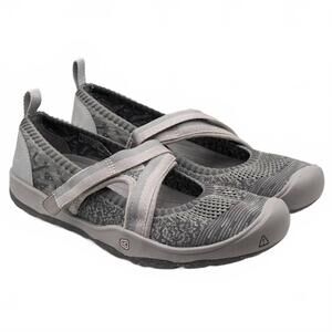 NEW RATHER KEEN girls moxie mary jane shoes in silver